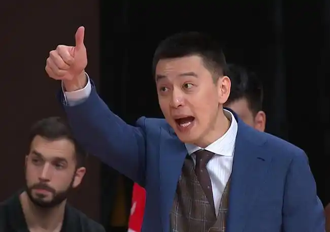 着急跺脚骂人杨鸣回应身不由己估计改不了还复制赵本山名言