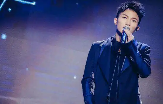 歌手周深是男是女 他的嗓子怎么回事为什么没有喉结