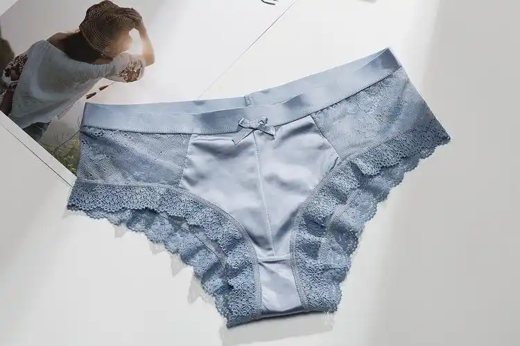 女士低腰蕾丝内裤拍摄