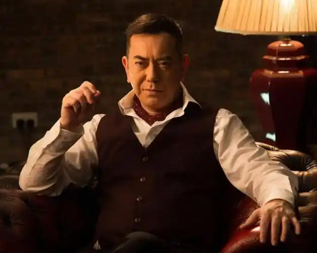 黄秋生因颜值走进娱乐圈?看看他23岁的照片,就知道是大实话_网易订阅