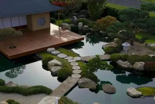 日本庭院——有水景的小庭院