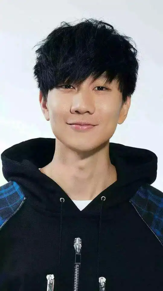 喜欢他的,点个赞,么么哒