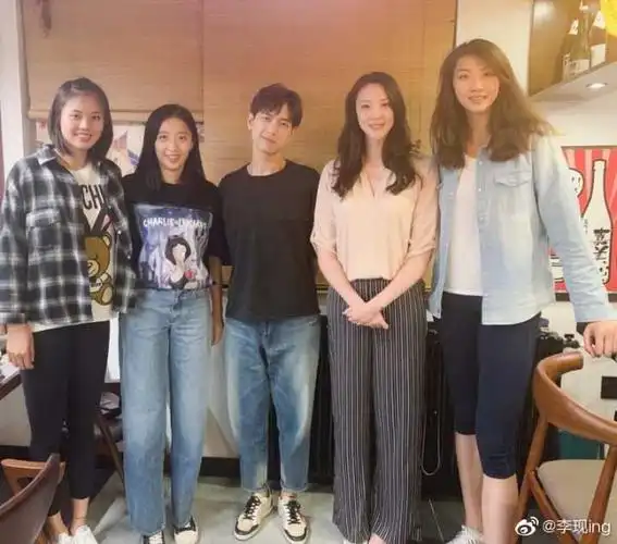 看着不到160的杨紫,为什么官方身高167?