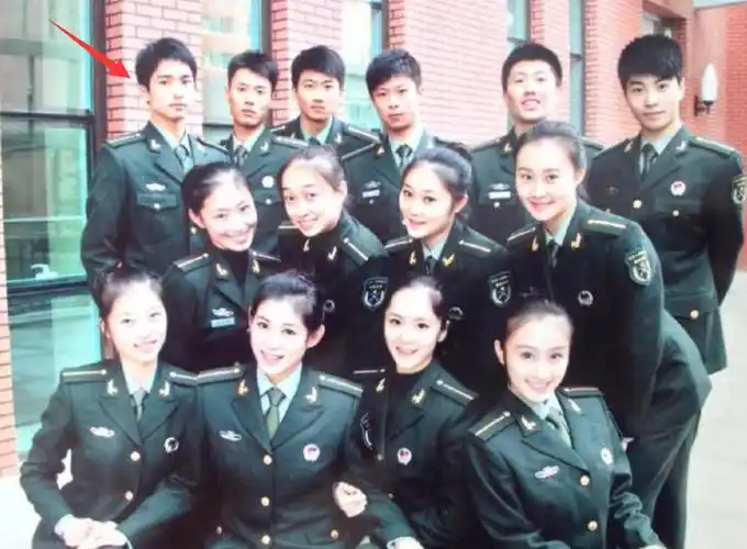 看了舞蹈风暴不知道沙溢和沈腾哪来的勇气说自己是军艺校草