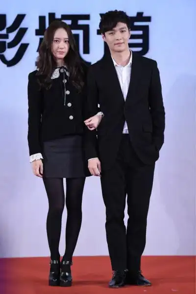 图张艺兴郑秀晶电影闭嘴爱吧二人大谈恋爱观