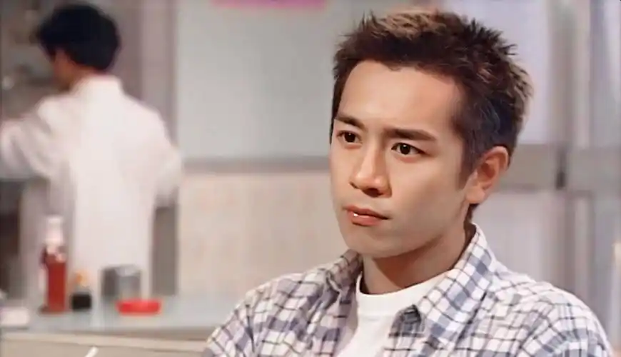 原创50岁陈浩民宁愿和26岁女生拍吻戏也不转型老一辈演员处境难