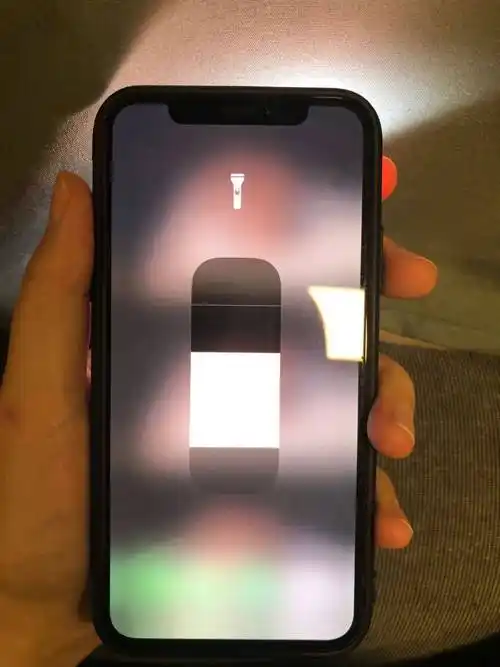 iphone 闪光灯土嗨操作,真上头!