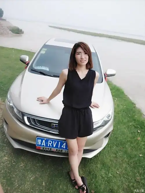 (媳妇当车模)你在我心中是最美,每一个微笑都让我沉醉.