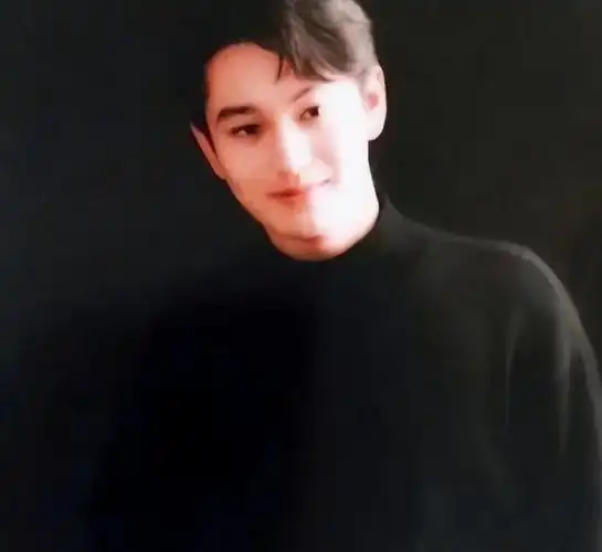 黄晓明曝疑似与网红恋爱女方离婚带两个孩子长相酷似前妻baby