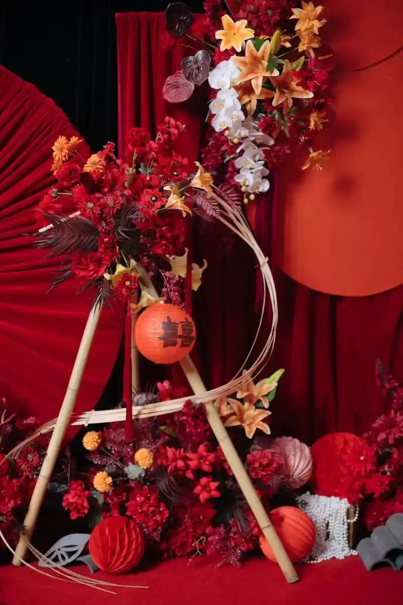 热闹喜庆的中国红婚礼布置#保山婚庆 - 抖音
