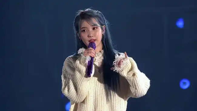 李知恩 2019 "love poem" 巡回演唱会 首尔站 iu 2019 love poem