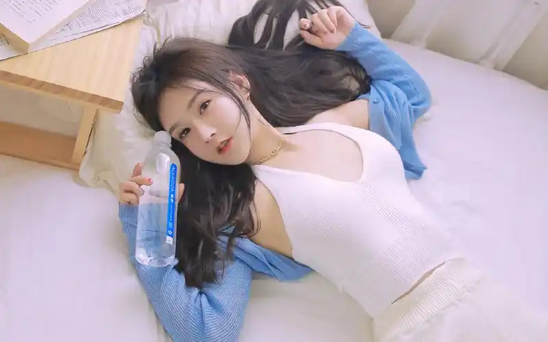 性感氧气美女私房写真图片壁纸