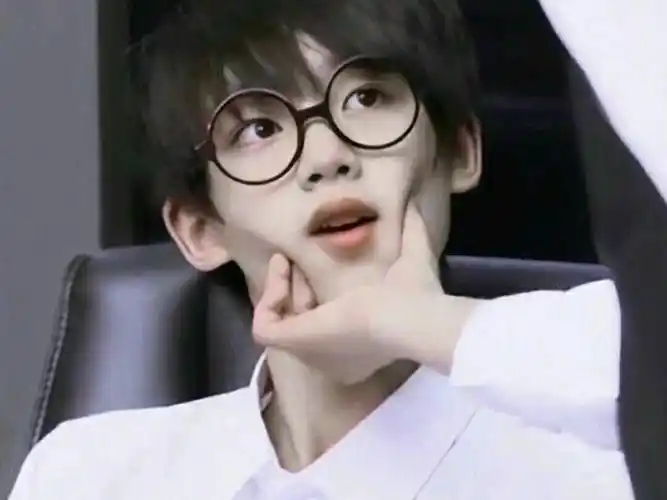 小时候这么呆萌可爱的丁程鑫小学班主任肯定特别喜欢他吧