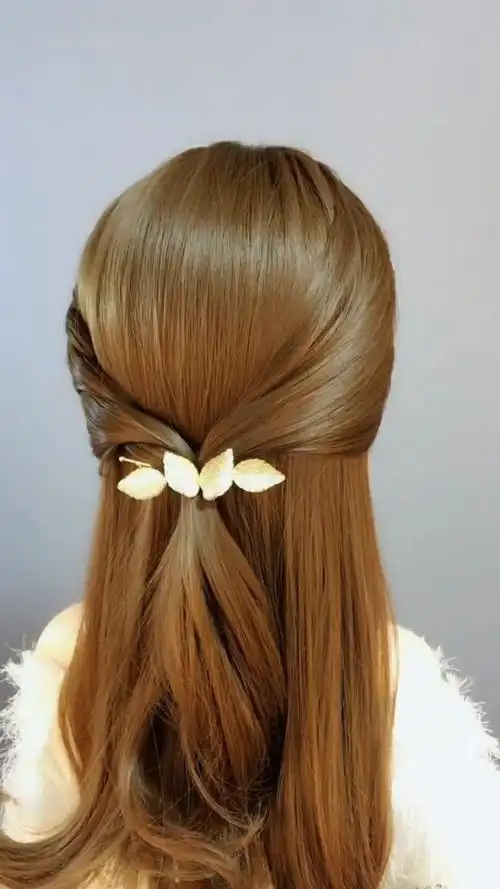 好看淑女范的披肩发这样扎,手残党一看就可以学会哦!