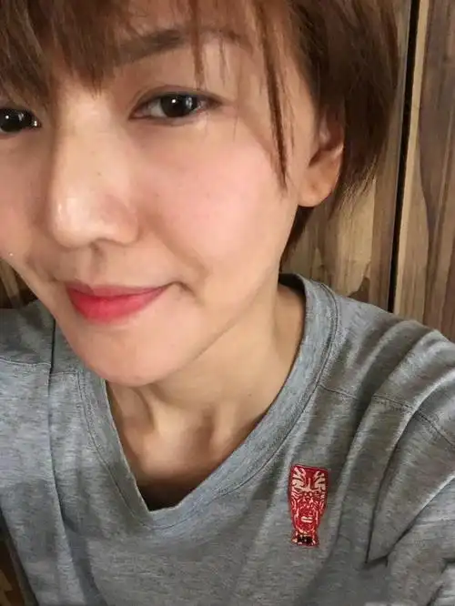 孙燕姿的自拍,真实可爱自然美,不用美颜你敢吗?