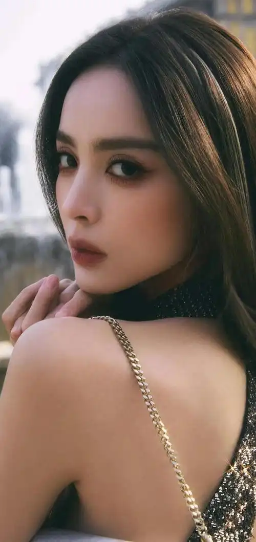 壁纸- 古力娜扎烟熏妆|模特_网易订阅