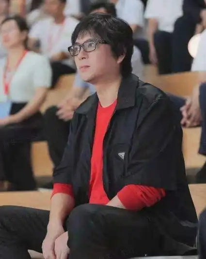 有种毁容叫高晓松减重26斤看清生图下状态还是胖着吧