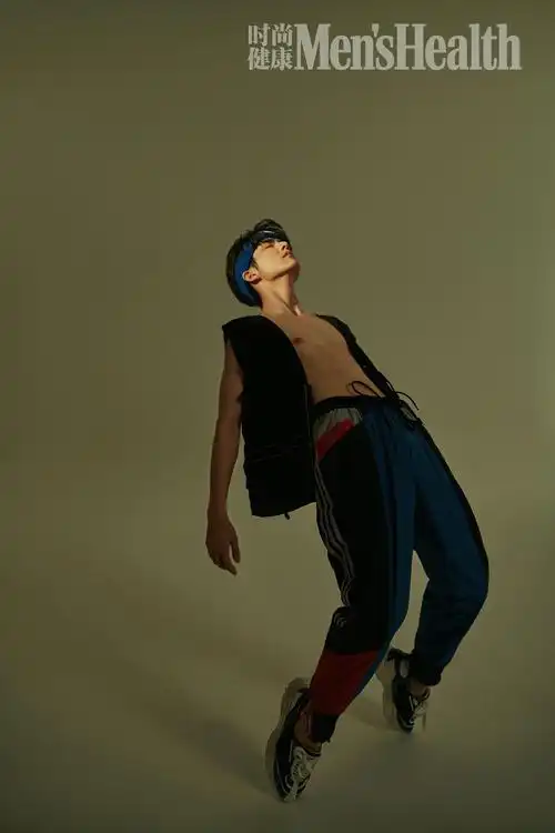 张新成74硬朗线条蓬勃朝气78怡然姿态少年青涩78