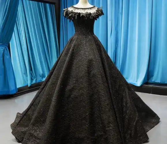 3款黑色婚纱,哪一款你觉得适合自己穿?