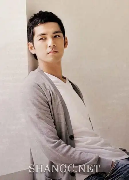 钟汉良的老婆齐芳早嫁豪门 传绯闻女友是造型谢易桦