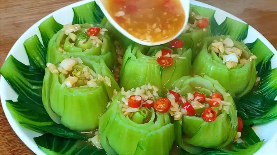 大家可以想象一下其他的花式做法,上海青的样子太适合做造型了.