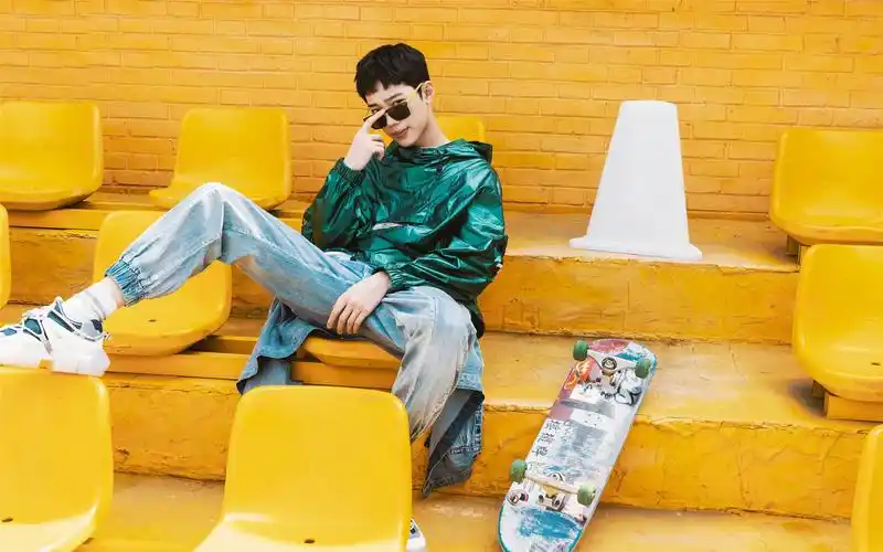 帅哥明星赖冠霖图片壁纸