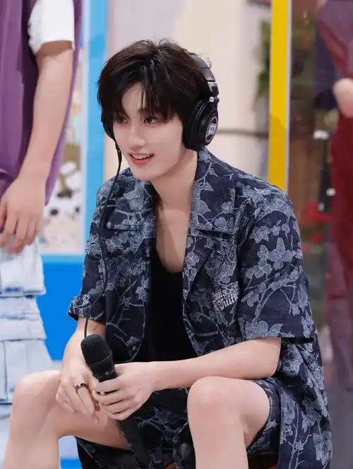 97#星装kstyle#  94#明星爱大牌#  97丁程鑫超话