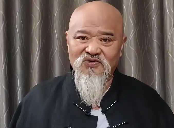 回顾一级演员李琦闻酒知度数退休生活丰富自称烧烤50元一串