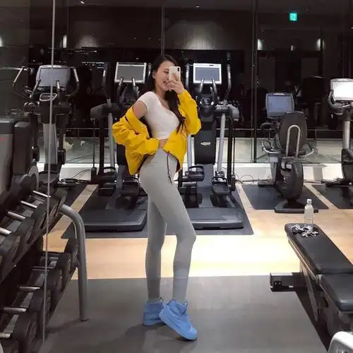 却意外走红,这就是健身的魅力|卡戴珊|健身房|美女|自拍_网易订阅