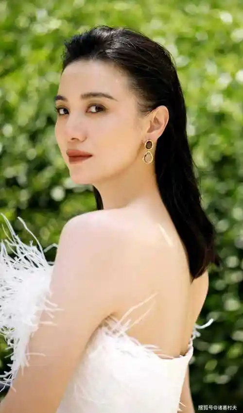 这谁顶得住嘛43岁宋佳真正的人间尤物