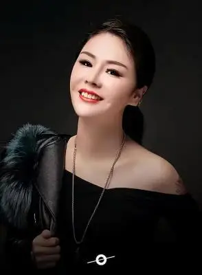 歌手花姐个人资料照片 花姐老公的个人资料 - 歌词译