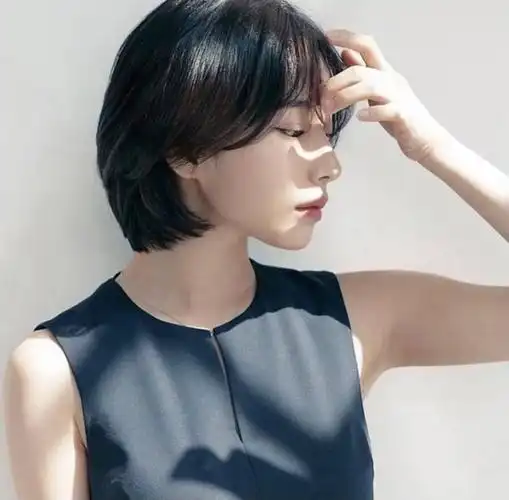 短发也温柔 轻熟短发