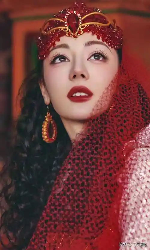 嘴瓢真的无解～～我今晚把美得震惊所有人的迪丽热巴两次叫成_生活