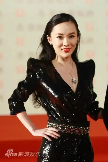 图文上海电影节开幕红毯霍思燕黑色晚装