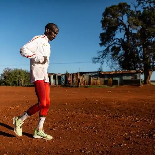 赤脚获得奥运会马拉松冠军,创造世界纪录,他的伟大永载史册