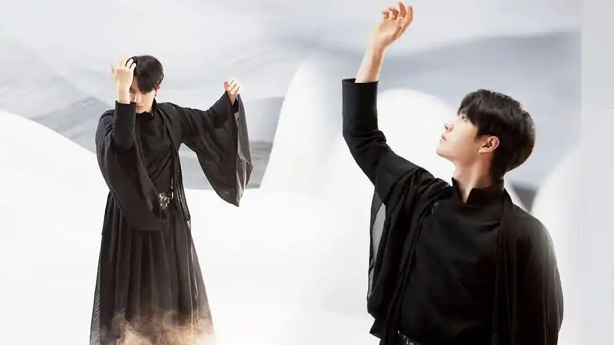 王一博黑白《双生》舞台,循环亿遍!