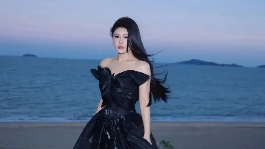 袁娅维:在与生俱来的不平衡里,找到最舒展的姿态__财经头条