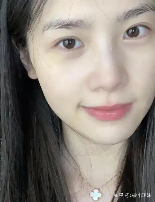 每次用完之后,皮肤肉眼可见的细腻,和之前比可以说是非常顺滑了!