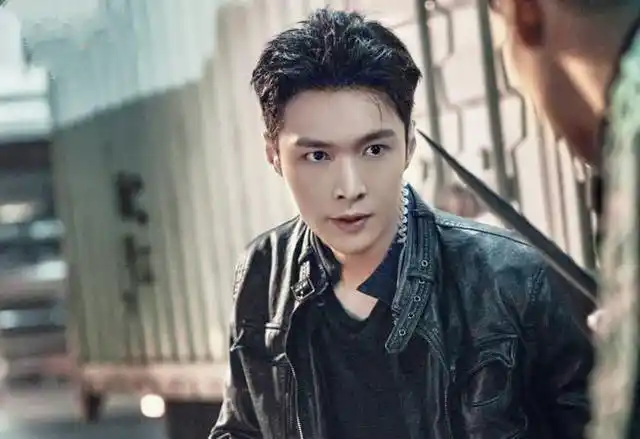 继鹿晗之后,张艺兴演警察也被质疑发型第一|齐刘海|孙红雷_网易订阅