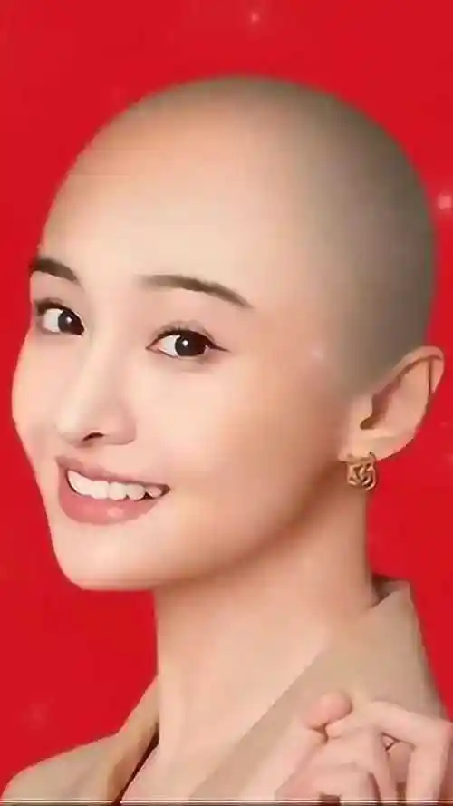 娱乐圈的当红小花看看四位美女光头的样子你们觉得谁最美