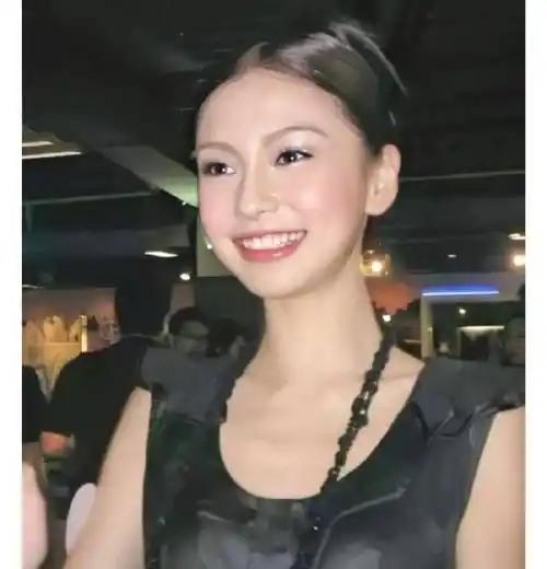 angelababy年轻旧照微博疯传婴儿肥仍获网友大赞好美好仙