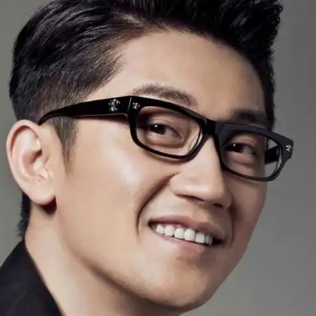 您可以在下面的板块中挑选喜欢的宝贝 金志文同款近视眼镜框 克罗心