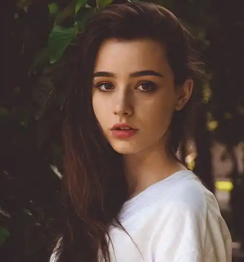 21岁俄罗斯女孩混血颜值搭配蜂腰翘臀性感辣照仙气满满