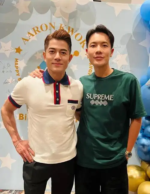 郭富城与妻子和两个女儿庆生邱淑贞夫妇和杨千嬅老公也参与庆祝