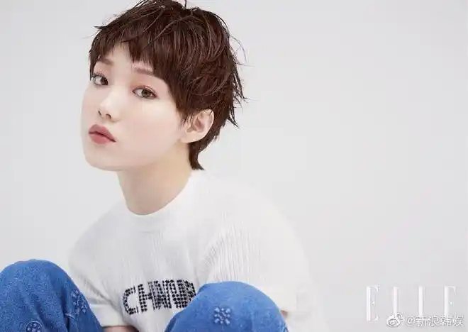 李圣经短发造型