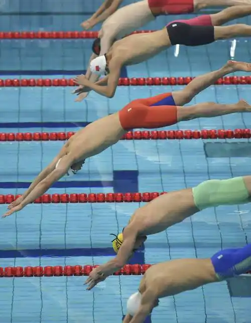 会游泳项目男子400米个人混合泳预赛在西安奥体中心游泳跳水馆举行