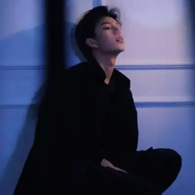 伤感微信男头 高清帅气的微信伤感真人男头图片_男生头像_美头网