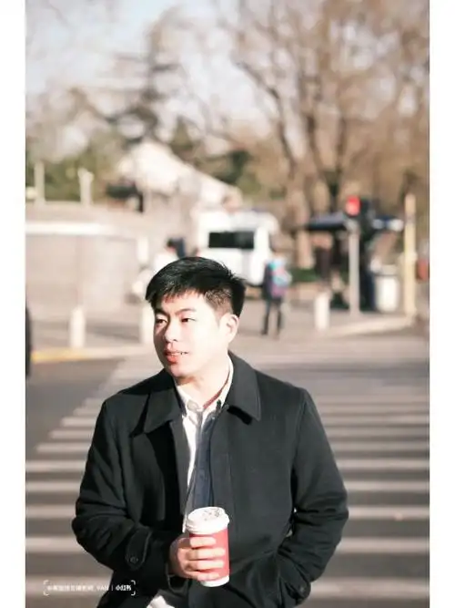 男生10张同一个人自拍照