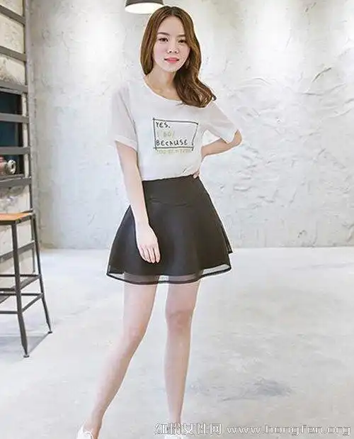 夏季超短裙时尚搭配技巧 最受青睐的性感潮流裙装
