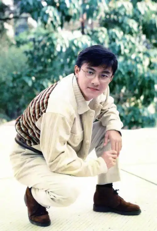 张卫健年轻时候真的超帅颜值人气直逼四大天王帅到掉渣